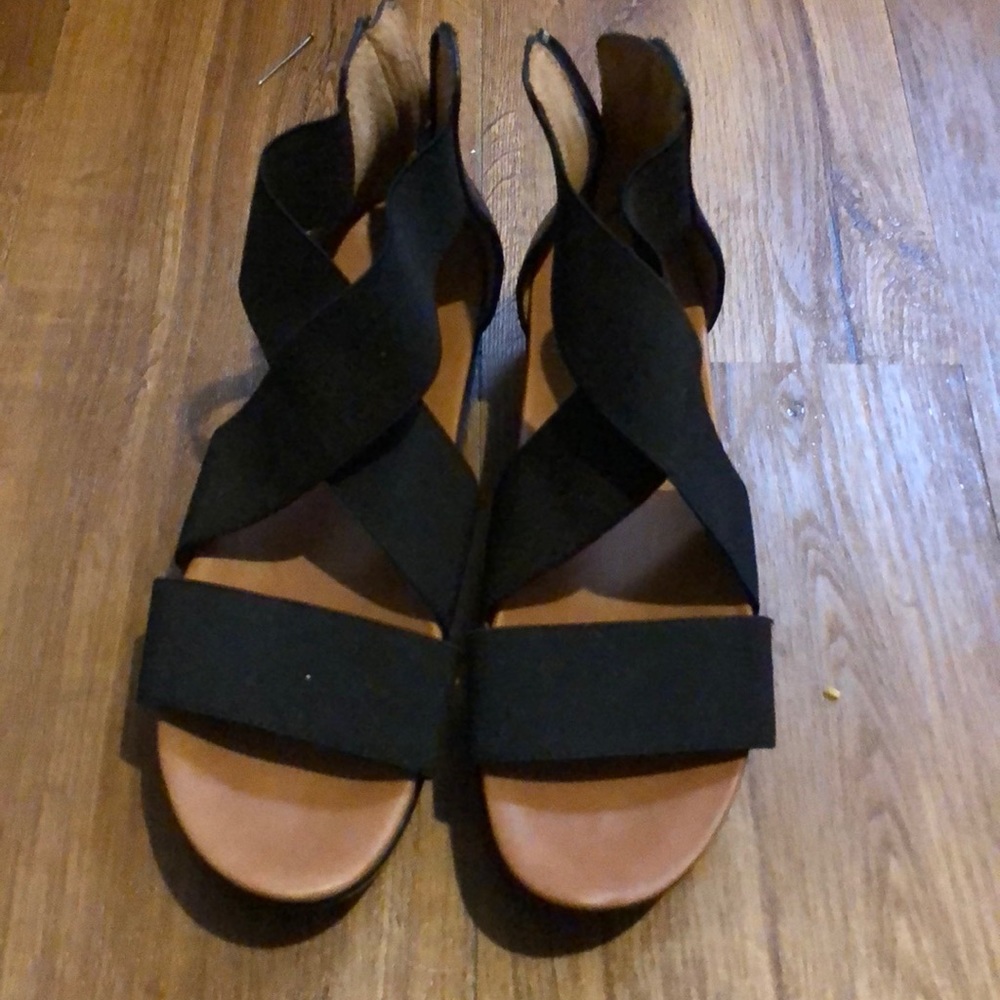 Gentle souls by Kenneth Cole sandals
